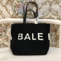 발렌시아가 신상 숄더백 367B98 양모 블랙