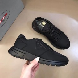 프라다 남성용 스니커즈 F0853 블랙