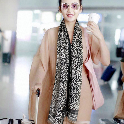 펜디 신상 스카프 FD70248-1