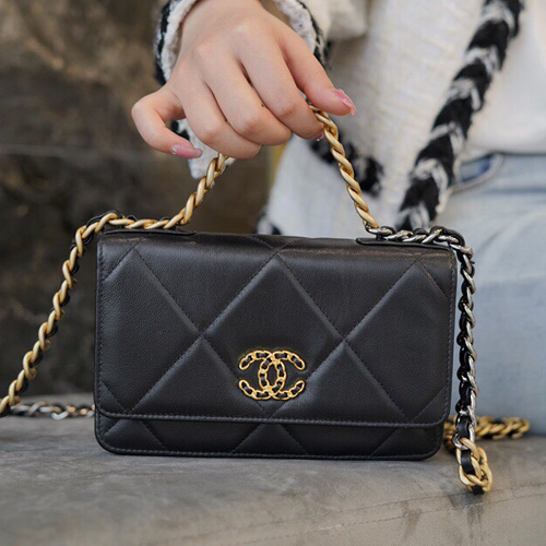  샤넬 19 빅 퀼팅 CC WOC 체인백 AP0957 블랙 금장