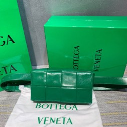 보테가 벨트 카세트백 639367 유광 화이트