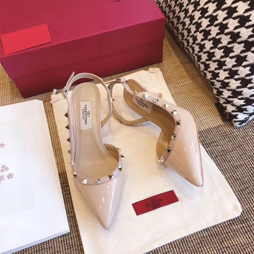 발렌티노 락스터드 슬링백 펌프스 SW2S0H14 베이지