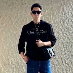 디올 남여공용 니트 D84380