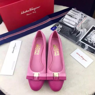 페레가모 16S/S 여성 바라 펌프스 FG610