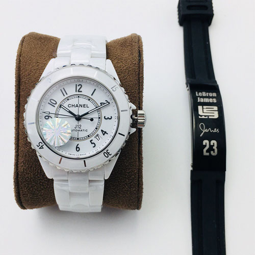 샤넬 남여공용 J12 최신버전 W31316 화이트 38mm