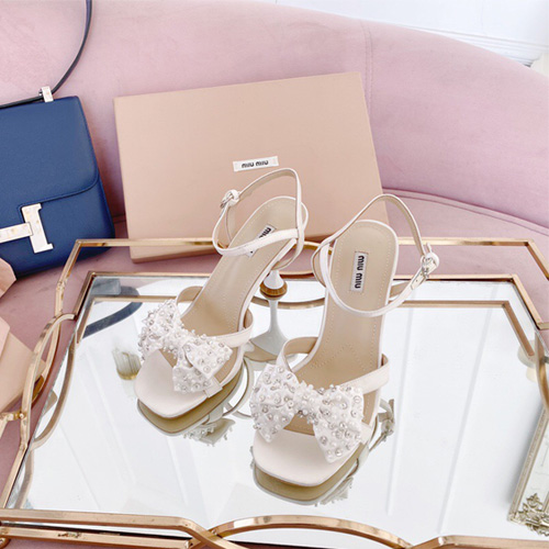 미우미우 신상 샌들 57213 화이트