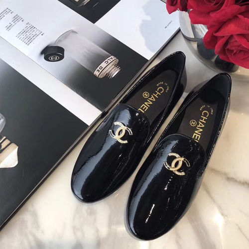 샤넬 신상 로퍼 G39018 에나멜 블랙