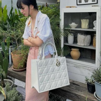 디올 북 토트백 미듐 M1324 화이트