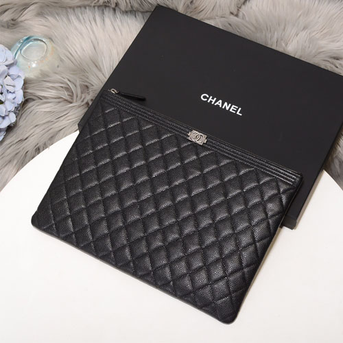 샤넬 캐비어 라지 보이 클러치백 A31531 블랙 은장