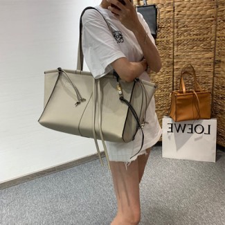 로에베 가죽 쿠션 토트백 526176 크림