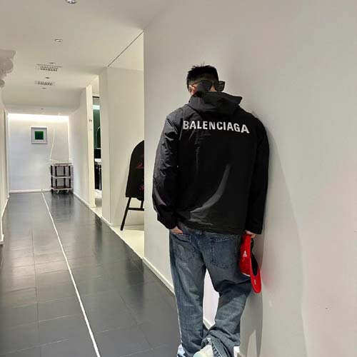 발렌시아가 남여공용 자켓  528811