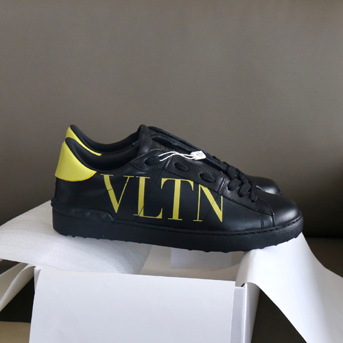 발렌티노 남여공용 스니커즈 V0937-4