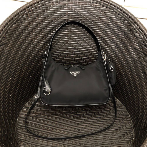프라다 리에디션 1995 호보백 1BC115 블랙