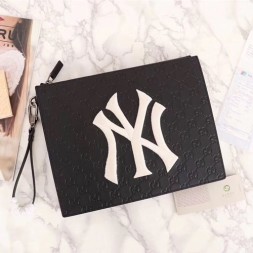 구찌 뉴욕양키스 스트랩 클러치백 547796 블랙