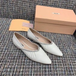 미우미우 나파 가죽 발레리나 57195 화이트