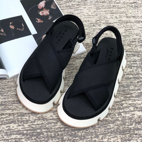 마르니 여성용 신상 샌들 P272203 블랙