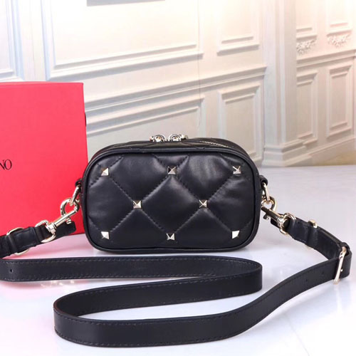 발렌티노 스몰 사이즈 퀼팅 붐스터드 크로스 바디 백 RW2B0D11 블랙