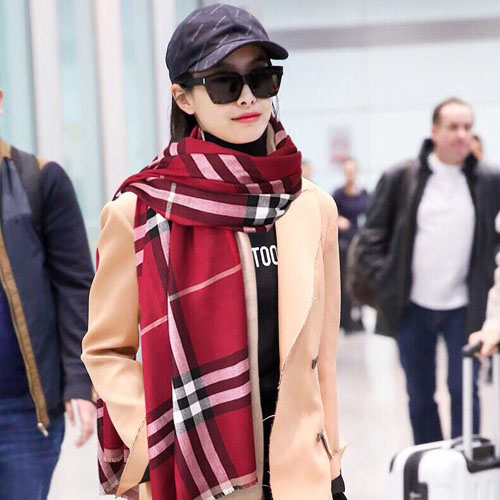 버버리 신상 스카프 BB3610