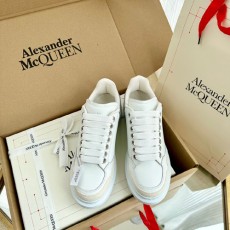 알렉산더 맥퀸  남여공용 스니커즈 586439-2