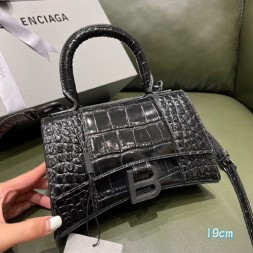 발렌시아가 아워글래스 탑 핸들 백 XS 592833 악어무늬 블랙 메탈