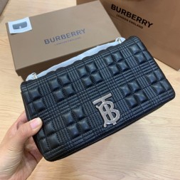 버버리 스몰 퀼트 블록 램스킨 롤라 백 80211551 블랙 은장