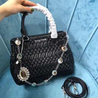 미우미우 클로케 나파가죽 토트백 5BA067 블랙