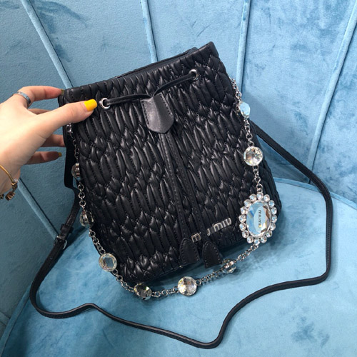 미우미우 나파가죽 버킷백 5BE050 블랙