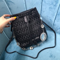 미우미우 나파가죽 버킷백 5BE050 블랙