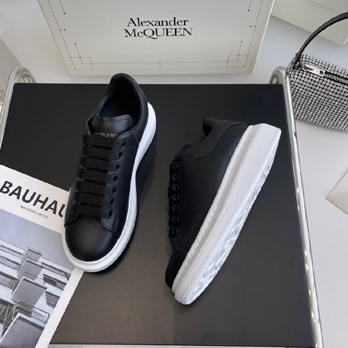알렉산더 맥퀸  남여공용 스니커즈  586433-2
