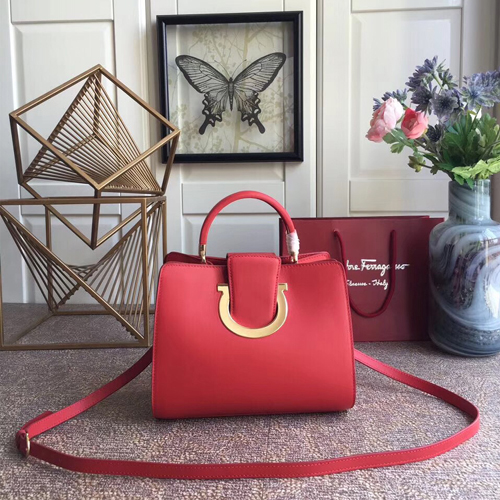 페레가모 아이코닉 탑핸들 숄더백 21G596 레드