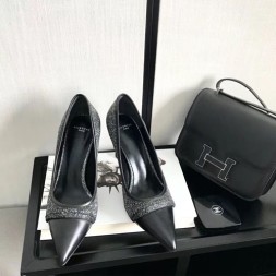 지방시 신상 힐 GV39043 그레이