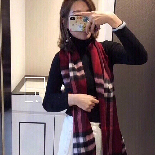 버버리 신상 스카프 BB3619