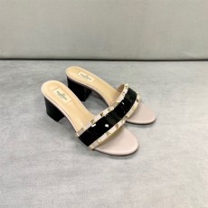 발렌티노 신상 슬리퍼 2S0S33