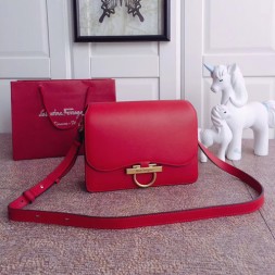 페레가모 클래식 플랩 숄더백 21H321 레드