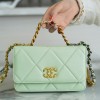  샤넬 19 빅 퀼팅 CC WOC 체인백 AP0957 연두