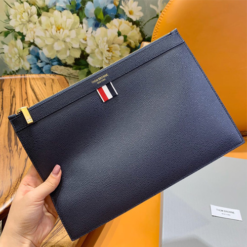 톰브라운 남여공용 클러치백 T33278 미듐 네이비
