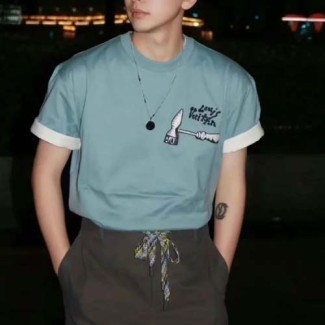 루이비통  남여공용  반팔  M10240