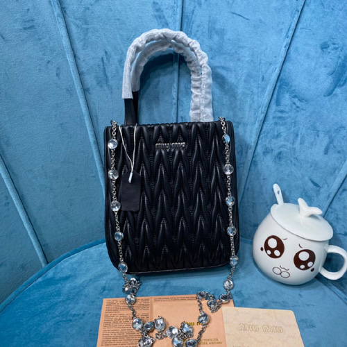 미우미우 마테라쎄 크리스탈 숄더백 5BA220-1