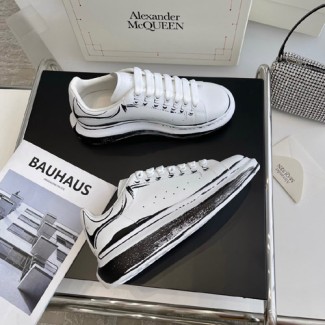 알렉산더 맥퀸  남여공용 스니커즈  586434-5