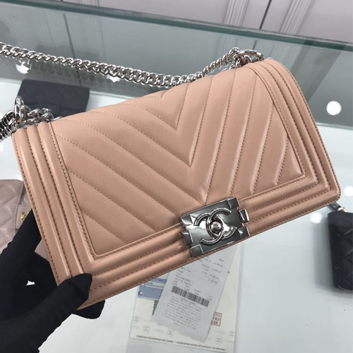 샤넬 미듐 보이백 A67086 램스킨 베이지 은장