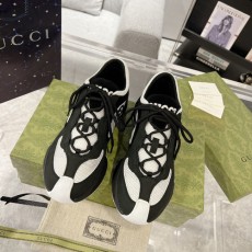 구찌 남성용 운동화 670497-2