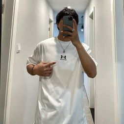 발렌시아가 남여공용 반팔 528852