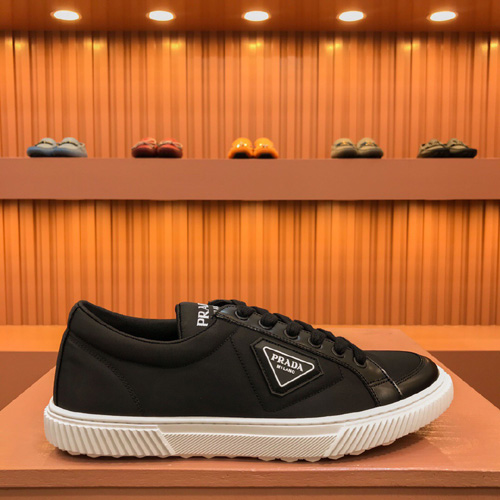 프라다 남성용 스니커즈 F0823 블랙