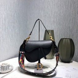 디올 그레인 송아지 가죽 새들백 M0446 블랙