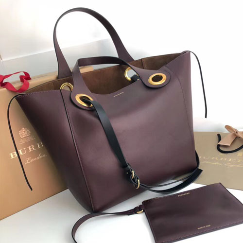 버버리 라지 가죽 그로밋 디테일 토트 40783731 버건디