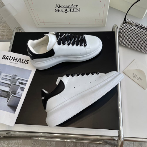알렉산더 맥퀸  남여공용 스니커즈  586434-7