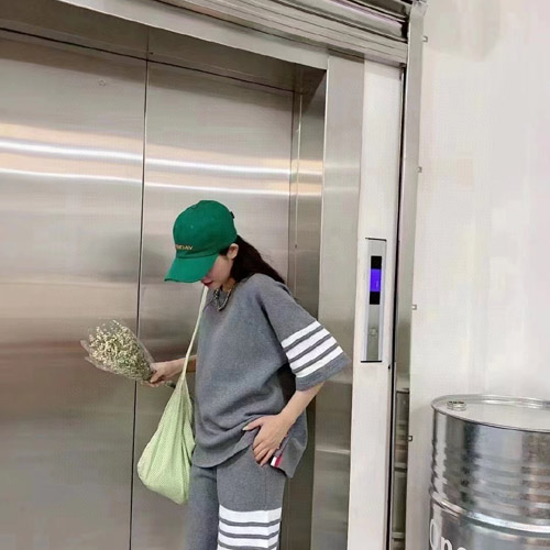 톰브라운 남여공용 반팔 TB8793-3