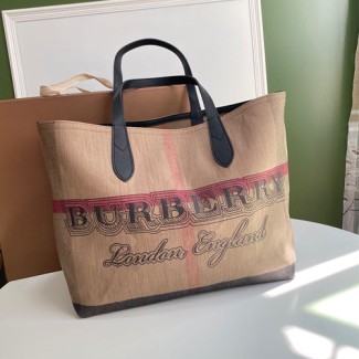 버버리 미디엄 리버시블 두들 토트 40610341 양면용