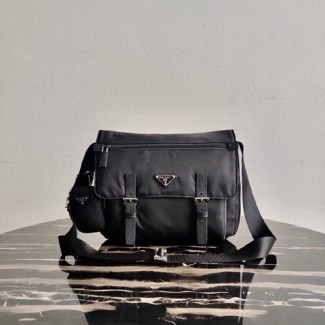 프라다 포코노 나일론 메신저백 1BD953 블랙