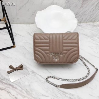 프라다 다이어그램 체인 크로스백 1BP013 누드핑크